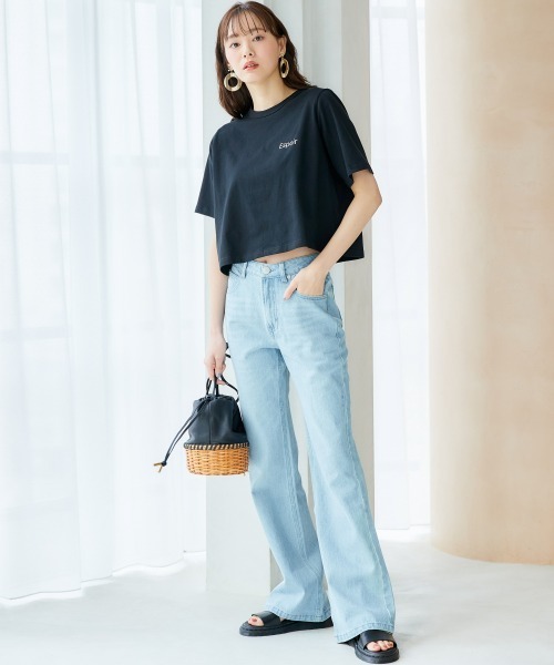 miclat（ミクラ）の「大きいサイズ　クロップドコンパクトロゴＴシャツ　miclat（Tシャツ/カットソー・レディース・ブラック/ホワイト・L/5L/4L/3L/LL）」の6枚目の写真