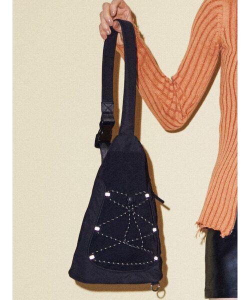 EMODA（エモダ）の「ナイロンショルダーミニバッグ（ショルダーバッグ・レディース・ブラック/グレー・FREE）」の3枚目の写真