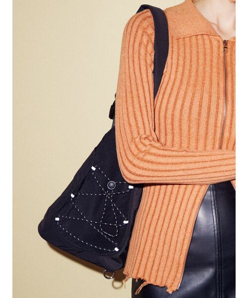 EMODA（エモダ）の「ナイロンショルダーミニバッグ（ショルダーバッグ・レディース・ブラック/グレー・FREE）」の4枚目の写真