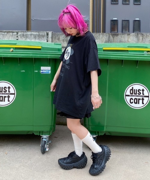 Candy Stripper(キャンディストリッパー)の「EVERYTHING IS OKAY BIG Tシャツ(Tシャツ/カットソー・レディース・ブラック/オフホワイト/パープル・2)」の17枚目の写真