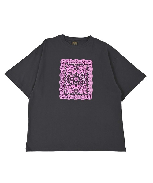 BIG FIELD(ビッグフィールド)の「レースプリントTシャツ/おとな(Tシャツ/カットソー・レディース・チャコール/レッド/オフホワイト・160cm)」の3枚目の写真