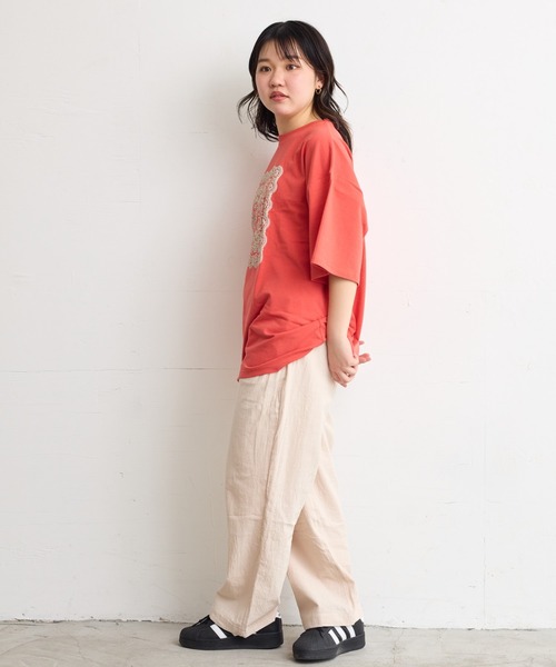 BIG FIELD(ビッグフィールド)の「レースプリントTシャツ/おとな(Tシャツ/カットソー・レディース・チャコール/レッド/オフホワイト・160cm)」の4枚目の写真