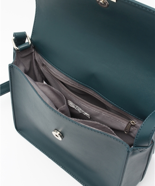 koe(コエ)の「スクエアショルダー(ショルダーバッグ・レディース・ベージュ/レッド/グリーン・FREE)」の7枚目の写真