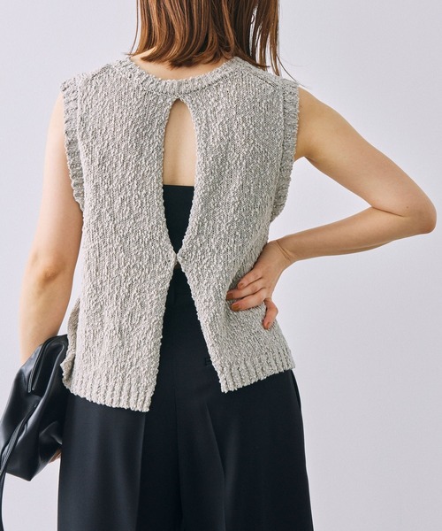 BABYLONE（バビロン）の「バックスリットノースリプルオーバー（ニット/セーター・レディース・ライトグレー/ブラック/ライトベージュ・フリー）」の3枚目の写真