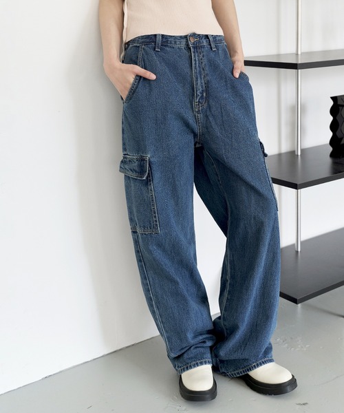 UNE MANSION(ユヌマンション)の「【男女兼用/UNISEX】ユニークポケットカーゴデニムパンツ(デニムパンツ・レディース・ブルー/ライトブルー・SMALL/LARGE/MEDIUM)」の5枚目の写真