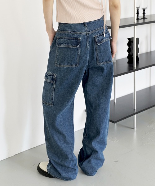 UNE MANSION(ユヌマンション)の「【男女兼用/UNISEX】ユニークポケットカーゴデニムパンツ(デニムパンツ・レディース・ブルー/ライトブルー・SMALL/LARGE/MEDIUM)」の8枚目の写真