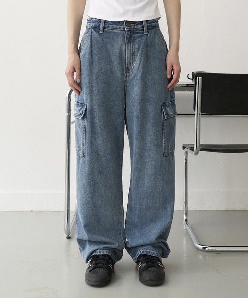 UNE MANSION(ユヌマンション)の「【男女兼用/UNISEX】ユニークポケットカーゴデニムパンツ(デニムパンツ・レディース・ブルー/ライトブルー・SMALL/LARGE/MEDIUM)」の15枚目の写真