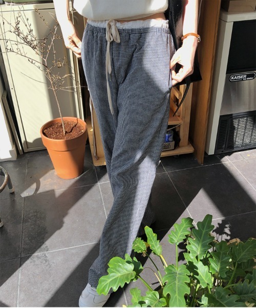 by muni:r（バイ ムニール）の「【お気に入り登録数1.5万突破！】ダブルウエストイージーパンツ（スウェットパンツ・レディース・ブラック/ブラック×ホワイト・FREE）」の12枚目の写真