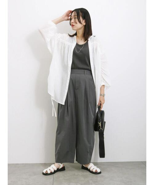 Samansa Mos2 blue（サマンサモスモスブルー）の「裾ドロストギャザーチュニック（シャツ/ブラウス・レディース・ブラック/オフホワイト/オレンジ・F）」の4枚目の写真