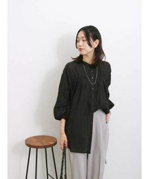 Samansa Mos2 blue（サマンサモスモスブルー）の「裾ドロストギャザーチュニック（シャツ/ブラウス・レディース・ブラック/オフホワイト/オレンジ・F）」の17枚目の写真