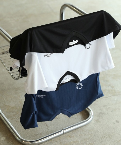 The unormwind（ザアンノームワインド）の「シティフットボールユニフォーム裾ドローコードダブル胸刺繍ロゴ半袖VネックTシャツ（Tシャツ/カットソー・メンズ・ブラック/ホワイト/ネイビー・S/M/L/XL）」の6枚目の写真