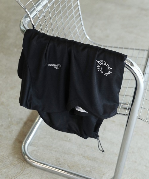 The unormwind（ザアンノームワインド）の「シティフットボールユニフォーム裾ドローコードダブル胸刺繍ロゴ半袖VネックTシャツ（Tシャツ/カットソー・メンズ・ブラック/ホワイト/ネイビー・S/M/L/XL）」の9枚目の写真