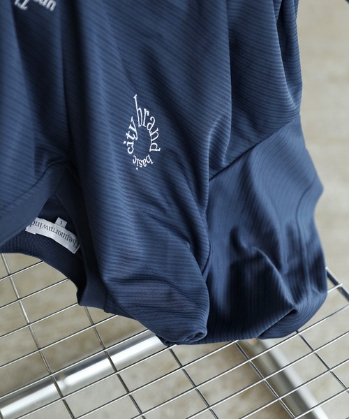 The unormwind（ザアンノームワインド）の「シティフットボールユニフォーム裾ドローコードダブル胸刺繍ロゴ半袖VネックTシャツ（Tシャツ/カットソー・メンズ・ブラック/ホワイト/ネイビー・S/M/L/XL）」の11枚目の写真