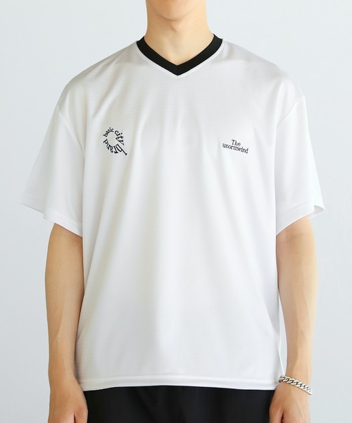The unormwind（ザアンノームワインド）の「シティフットボールユニフォーム裾ドローコードダブル胸刺繍ロゴ半袖VネックTシャツ（Tシャツ/カットソー・メンズ・ブラック/ホワイト/ネイビー・S/M/L/XL）」の19枚目の写真