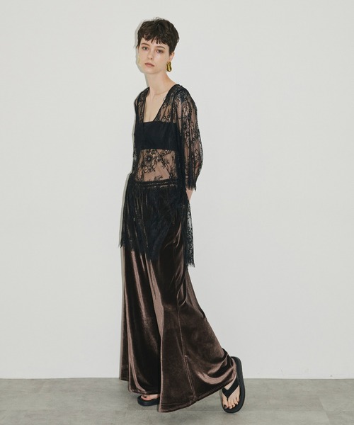 LA BELLE ETUDE（ラベルエチュード）の「総レースVネックオーバーTOPS