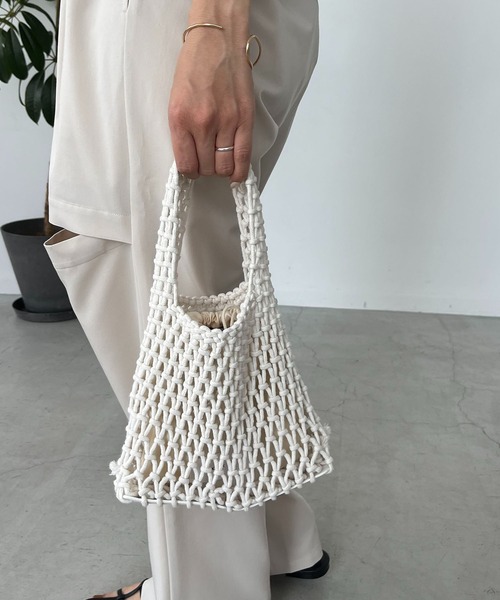 CAPRICIEUX LE'MAGE(カプリシューレマージュ)の「メッシュミニバッグ(ハンドバッグ・レディース・ホワイト/ブラック・FREE)」の2枚目の写真