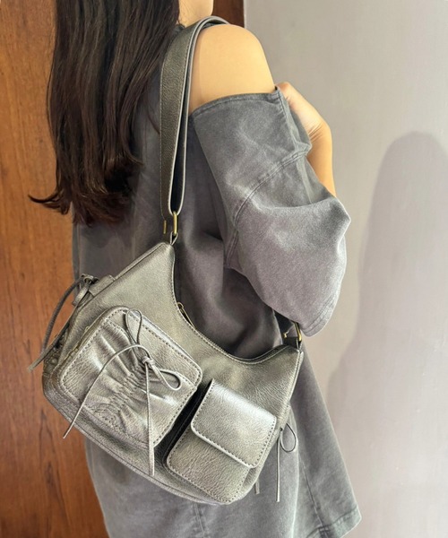 one after another NICE CLAUP（ワンアフターアナザーナイスクラップ）の「ドロストポケットショルダーバッグ（ショルダーバッグ・レディース・ブラック/ダークブラウン/ピンク/アイボリー・FREE）」の15枚目の写真