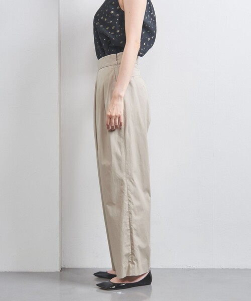 UNITED ARROWS(ユナイテッドアローズ)の「フロントタック ワイドパンツ(その他パンツ・レディース・ブラック/ベージュ/ピンク・38/36)」の8枚目の写真