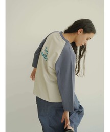 FIKA.（フィーカ）の「Back print raglan T-shirt（Tシャツ/カットソー）」