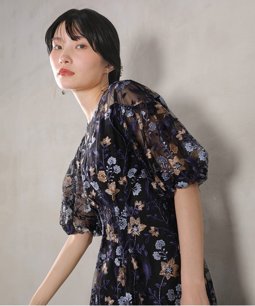 kana パフスリーブ フラワー刺繍 パーティー ドレス セール】パフスリーブ フラワー刺繍 フェミニン パーティー ドレス