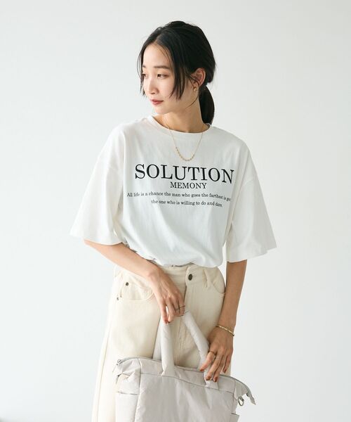 CRAFT STANDARD BOUTIQUE(クラフトスタンダードブティック)の「フレア袖SOLUTIONロゴTee(Tシャツ/カットソー・レディース・オフホワイト/ブルー/ブラック/ベージュ・FREE)」の6枚目の写真