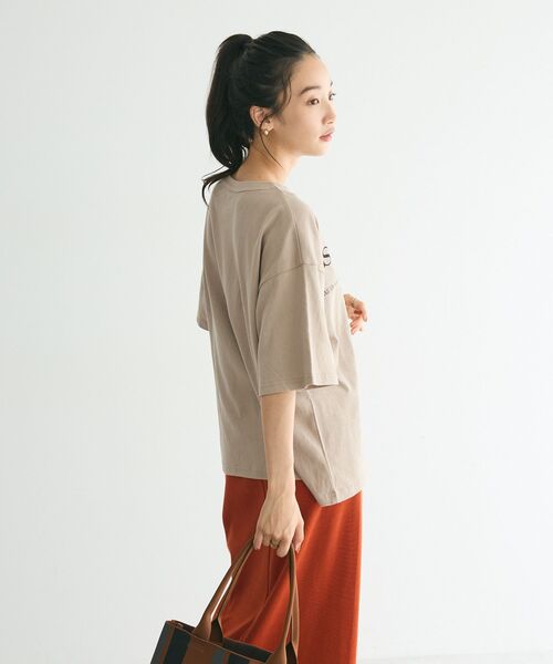 CRAFT STANDARD BOUTIQUE(クラフトスタンダードブティック)の「フレア袖SOLUTIONロゴTee(Tシャツ/カットソー・レディース・オフホワイト/ブルー/ブラック/ベージュ・FREE)」の12枚目の写真