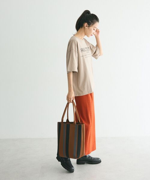 CRAFT STANDARD BOUTIQUE(クラフトスタンダードブティック)の「フレア袖SOLUTIONロゴTee(Tシャツ/カットソー・レディース・オフホワイト/ブルー/ブラック/ベージュ・FREE)」の16枚目の写真