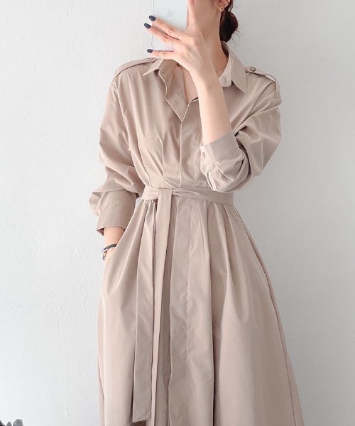 ECLIN(エクラン)の「ウエストマークAラインロングシャツワンピース(ワンピース・レディース・カーキ/ブラック/ベージュ・M/L/XL)」の3枚目の写真