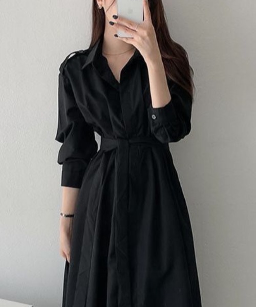 ECLIN(エクラン)の「ウエストマークAラインロングシャツワンピース(ワンピース・レディース・カーキ/ブラック/ベージュ・M/L/XL)」の2枚目の写真