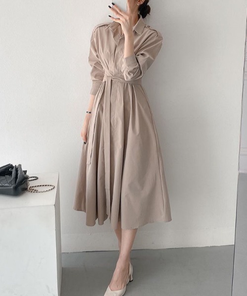 ECLIN(エクラン)の「ウエストマークAラインロングシャツワンピース(ワンピース・レディース・カーキ/ブラック/ベージュ・M/L/XL)」の6枚目の写真