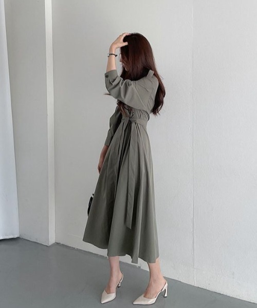 ECLIN(エクラン)の「ウエストマークAラインロングシャツワンピース(ワンピース・レディース・カーキ/ブラック/ベージュ・M/L/XL)」の11枚目の写真