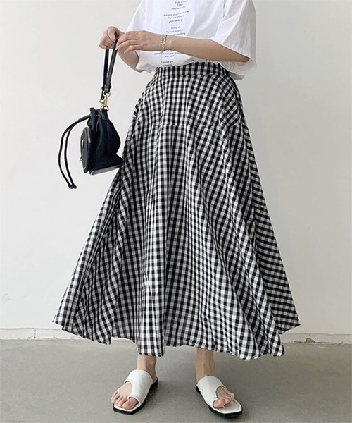 FREE STYLISTS(フリー スタイリスト)の「ギンガムチェック柄フレアシルエットロング丈マキシスカート(スカート・レディース・ブラック/ブラウン/グレー/レッド/ブルー/グリーン・XL/M/L)」の9枚目の写真
