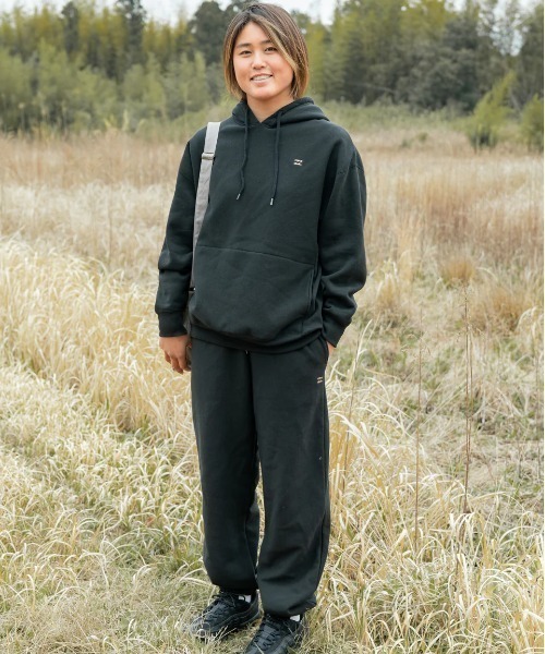 BILLABONG(ビラボン)の「BILLABONG レディース LOOSE SWEAT JOGGER P ロングパンツ 【2024年秋冬モデル】/ビラボンスウェットパンツ(スウェットパンツ・レディース・ブラック/グレー/ブルー系その他・MEDIUM/LARGE)」の2枚目の写真