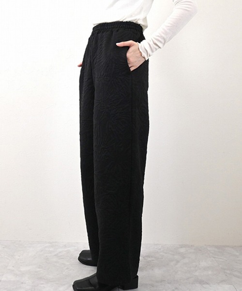 STYLEBLOCK（スタイルブロック）の「花柄ふくれジャガードカットソーストレートパンツ（その他パンツ・レディース・ホワイト/アイボリー/ブラック/グレー・M）」の9枚目の写真