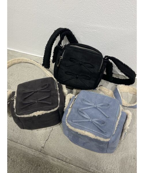 EMODA（エモダ）の「フェイクムートンボックスリボンバッグ（ショルダーバッグ・レディース・ブルー/グレー/ブラック・FREE）」の11枚目の写真