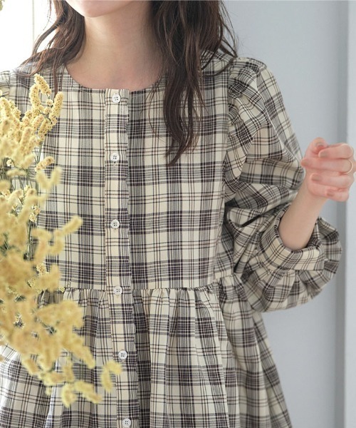 KOBE LETTUCE（コウベレタス）の「ロングスリーブスカラップブラウス（シャツ/ブラウス・レディース・オフホワイト/ブラック/ベージュ系その他/ベージュ・M）」の9枚目の写真