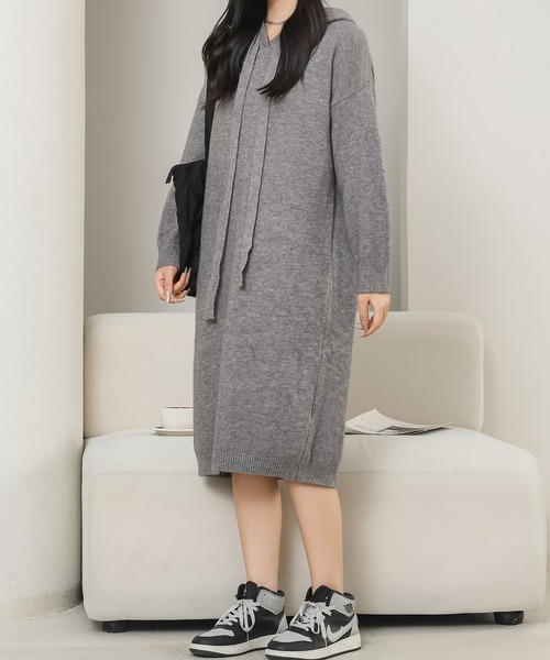 Lace Ladies(レースレディース)の「ソリッドカラー フーデット 長袖 ニット ワンピース(ワンピース・レディース・グレー/ブラック・FREE)」の3枚目の写真