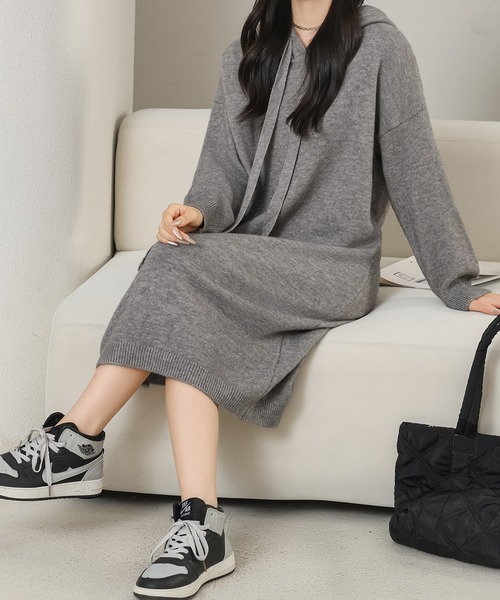Lace Ladies(レースレディース)の「ソリッドカラー フーデット 長袖 ニット ワンピース(ワンピース・レディース・グレー/ブラック・FREE)」の7枚目の写真