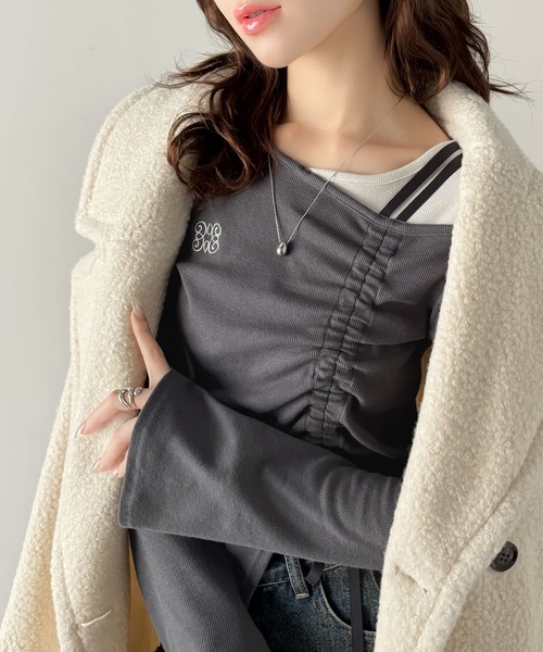 mily bilet(ミウィビレット)の「【mily bilet】アシメネックレイヤード風シャーリング使い袖フレア胸刺繍カットソー(長袖)(Tシャツ/カットソー・レディース・ピンク/アイボリー/ブラック/グレー・MEDIUM/LARGE/X-LARGE/SMALL)」の11枚目の写真