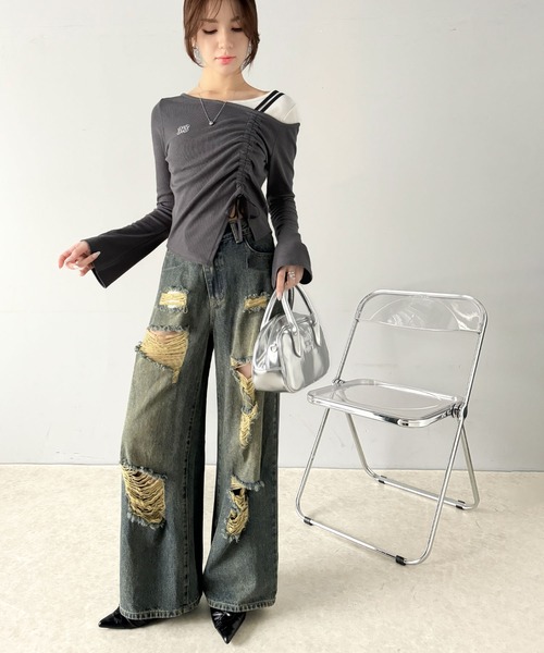 mily bilet(ミウィビレット)の「【mily bilet】アシメネックレイヤード風シャーリング使い袖フレア胸刺繍カットソー(長袖)(Tシャツ/カットソー・レディース・ピンク/アイボリー/ブラック/グレー・MEDIUM/LARGE/X-LARGE/SMALL)」の10枚目の写真