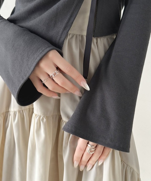 mily bilet(ミウィビレット)の「【mily bilet】アシメネックレイヤード風シャーリング使い袖フレア胸刺繍カットソー(長袖)(Tシャツ/カットソー・レディース・ピンク/アイボリー/ブラック/グレー・MEDIUM/LARGE/X-LARGE/SMALL)」の21枚目の写真