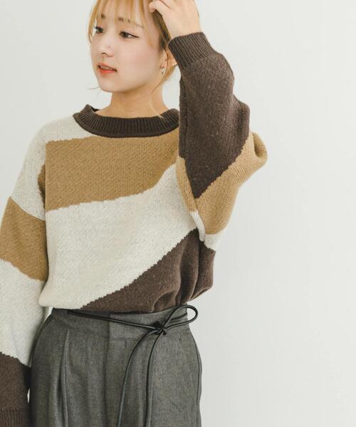 ITEMS URBANRESEARCH（アイテムズ アーバンリサーチ）の「総柄クルー