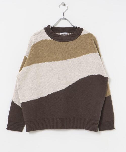 ITEMS URBANRESEARCH（アイテムズ アーバンリサーチ）の「総柄クルーネックニットプルオーバー（ニット/セーター・レディース・ブラック/ブルー/ブラウン・FREE）」の8枚目の写真