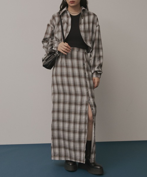 Solace（ソレイス）の「フロントボタンチェックロングナロースカート/セットアップ対応（スカート・レディース・ブラック/ブラウン・FREE）」の4枚目の写真