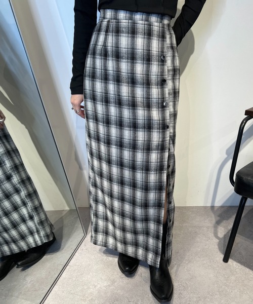 Solace（ソレイス）の「フロントボタンチェックロングナロースカート/セットアップ対応（スカート・レディース・ブラック/ブラウン・FREE）」の6枚目の写真