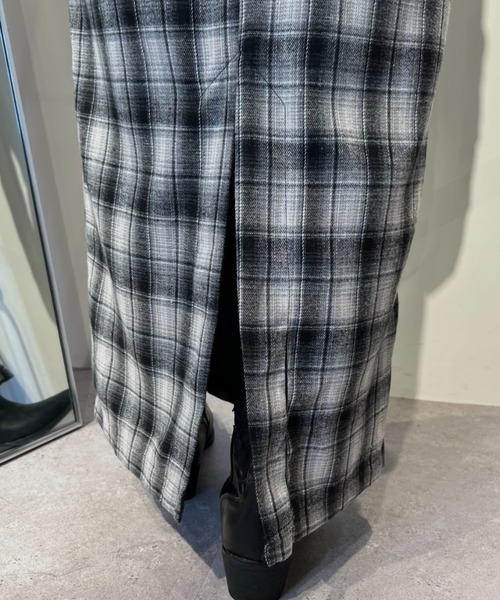 Solace（ソレイス）の「フロントボタンチェックロングナロースカート/セットアップ対応（スカート・レディース・ブラック/ブラウン・FREE）」の13枚目の写真