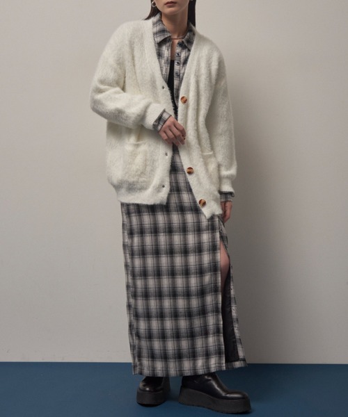 Solace（ソレイス）の「フロントボタンチェックロングナロースカート/セットアップ対応（スカート・レディース・ブラック/ブラウン・FREE）」の20枚目の写真