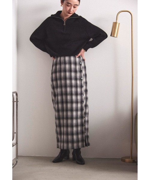 Solace（ソレイス）の「フロントボタンチェックロングナロースカート/セットアップ対応（スカート・レディース・ブラック/ブラウン・FREE）」の18枚目の写真