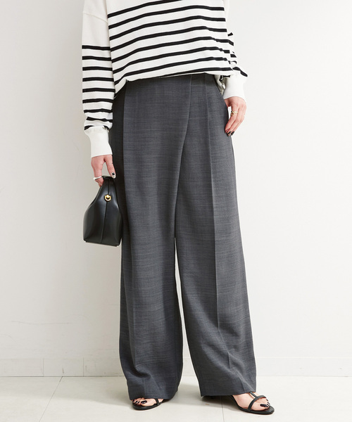 B.C STOCK(ベーセーストック)の「アシンメトリータックパンツ(スラックス・レディース・ブラック系その他/ライトグレー/ベージュ・SMALL/MEDIUM)」の2枚目の写真