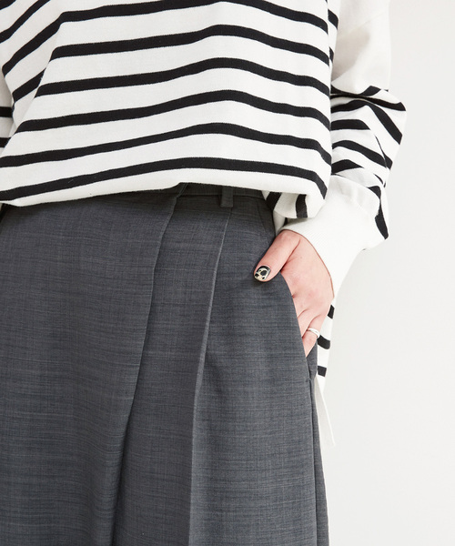 B.C STOCK(ベーセーストック)の「アシンメトリータックパンツ(スラックス・レディース・ブラック系その他/ライトグレー/ベージュ・SMALL/MEDIUM)」の10枚目の写真